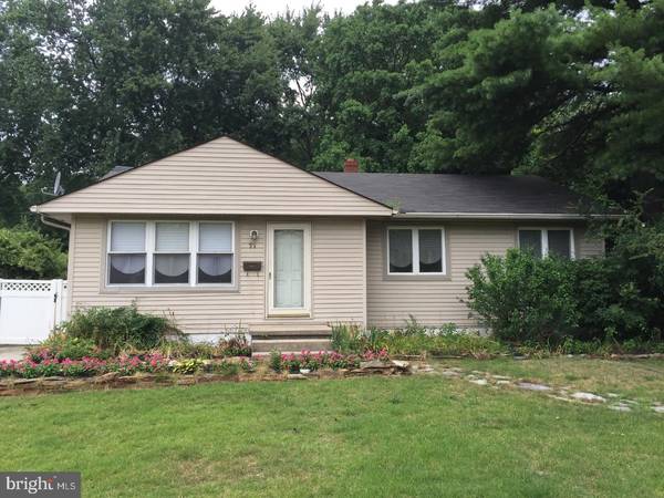 11 GLENVIEW DR, Cinnaminson, NJ 08077