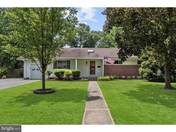 302 PEMBROOK AVE, Moorestown, NJ 08057