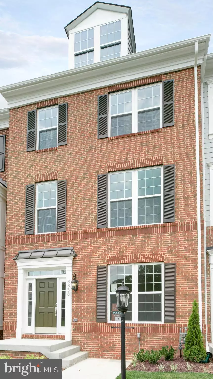 Manassas, VA 20110,8858 ORCHARD LN