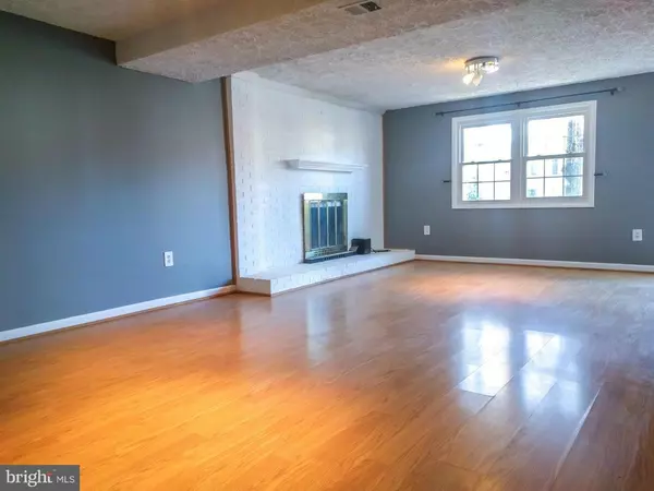 Woodbridge, VA 22193,3704 DEL MAR DR