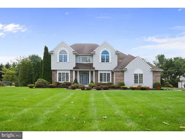 16 EAGLE DR, Mullica Hill, NJ 08062