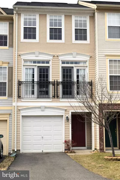 15631 JOHN DISKIN CIR #200, Woodbridge, VA 22191