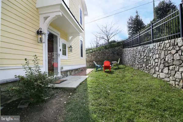 Occoquan, VA 22125,114 MOUNT HIGH ST