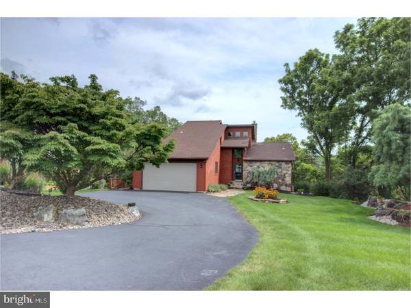 7920 BLOSSOM HTS, Fogelsville, PA 18051