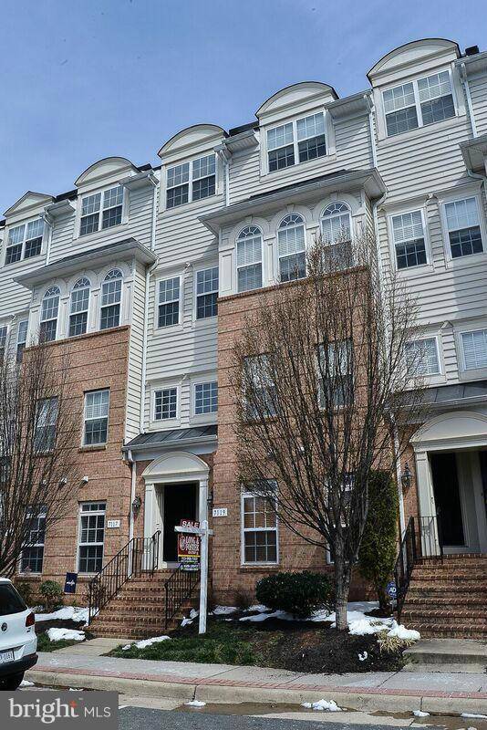 7119 LITTLE THAMES DR #206, Gainesville, VA 20155