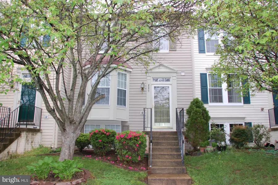 8277 VERMONT PL, Manassas, VA 20111