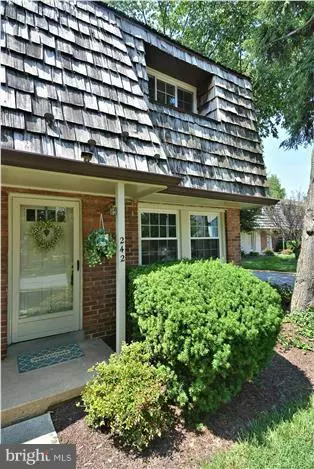 242 S. VIRGINIA AVE, Falls Church, VA 22046