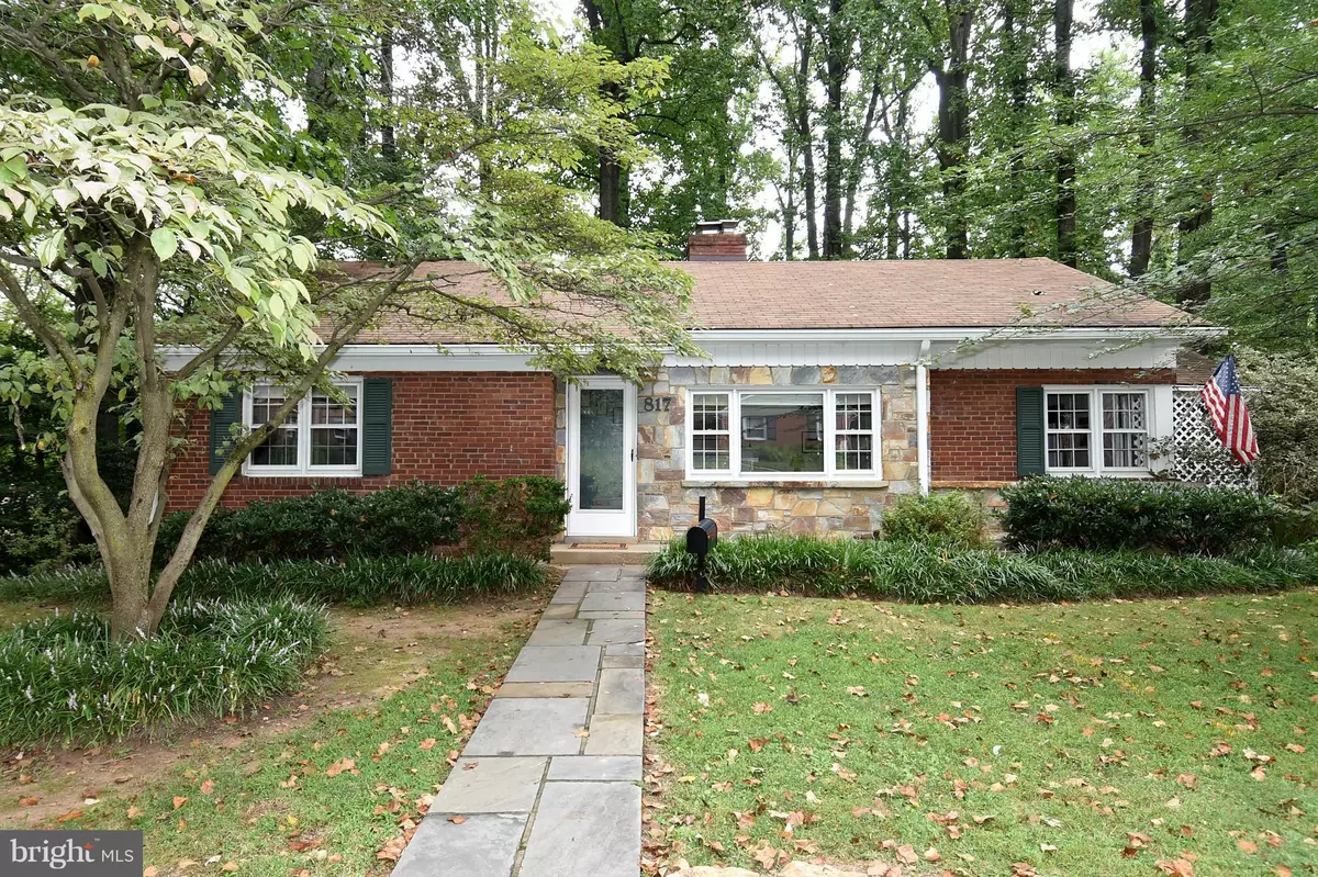 Falls Church, VA 22046,817 RIDGE PL