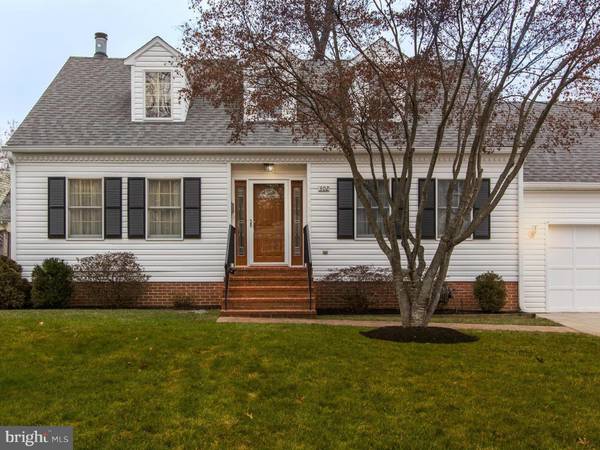 302 SPRING ST N, Falls Church, VA 22046