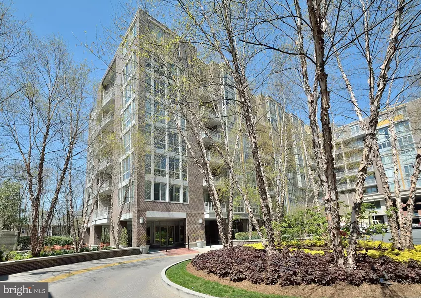 513 W. BROAD ST #807, Falls Church, VA 22046