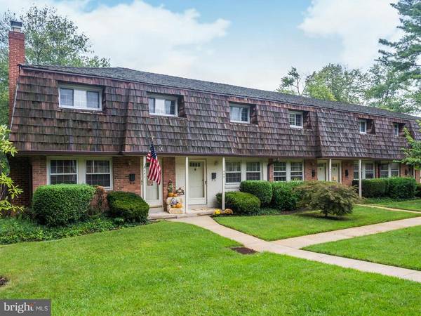 443 HAMPTON CT #131, Falls Church, VA 22046