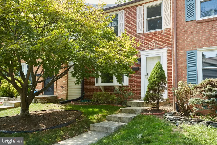 323 GUNDRY DR, Falls Church, VA 22046