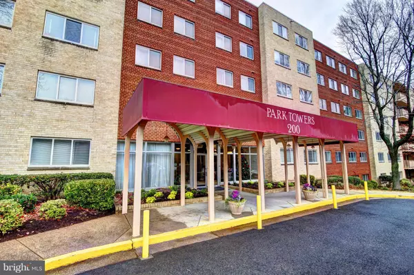 200 MAPLE AVE #400, Falls Church, VA 22046