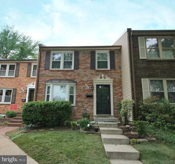 313 GUNDRY DR, Falls Church, VA 22046