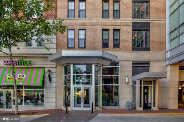 444 BROAD ST W #423, Falls Church, VA 22046