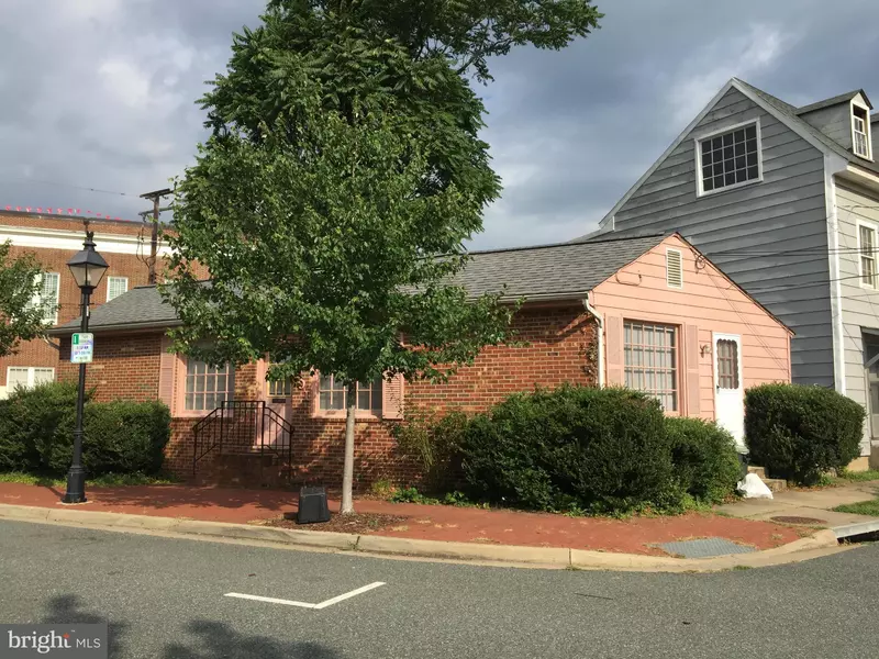 601 GEORGE ST, Fredericksburg, VA 22401