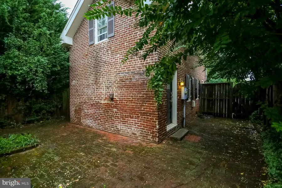 306 HAWKE ST, Fredericksburg, VA 22401