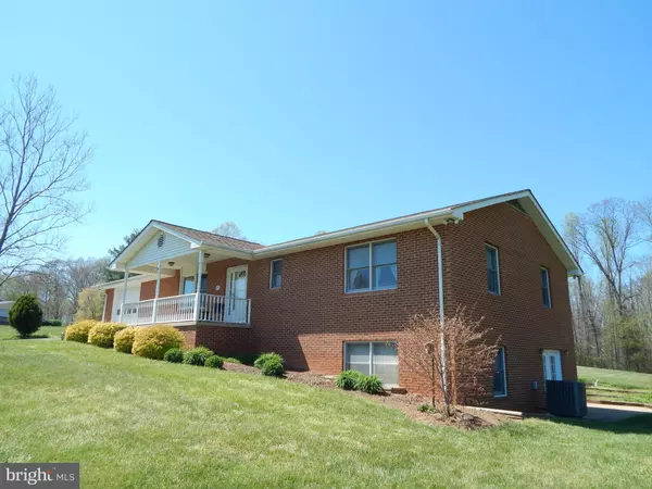 241 HAPPY HILLS LN, Madison, VA 22727