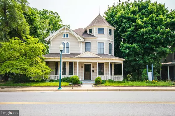 222 ROYAL AVE, Front Royal, VA 22630