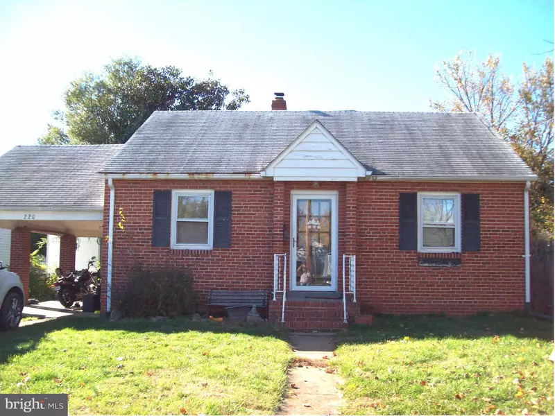 220 WASHINGTON AVE, Front Royal, VA 22630