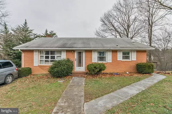 351 BROWN AVE, Front Royal, VA 22630