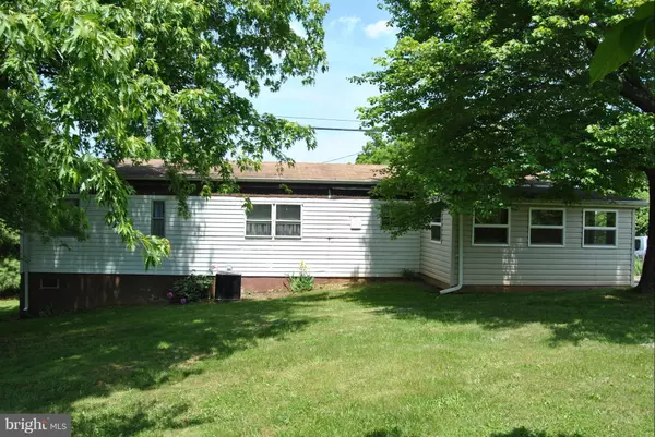 Front Royal, VA 22630,1982 HAPPY CREEK RD