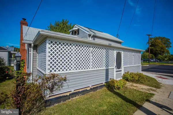 Front Royal, VA 22630,122 8TH ST