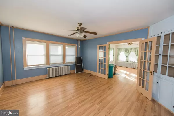 Front Royal, VA 22630,233 VIRGINIA AVE