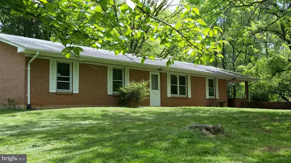 18 OAKWOOD DR, Front Royal, VA 22630