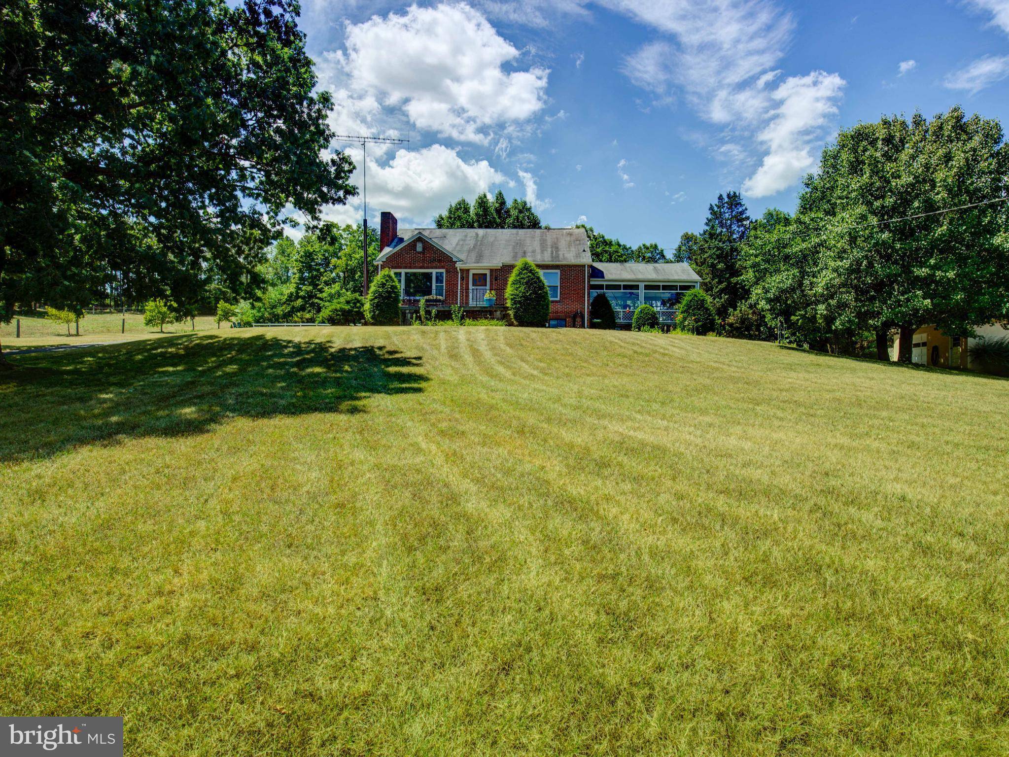 4465 STRASBURG RD, Strasburg, VA 22657