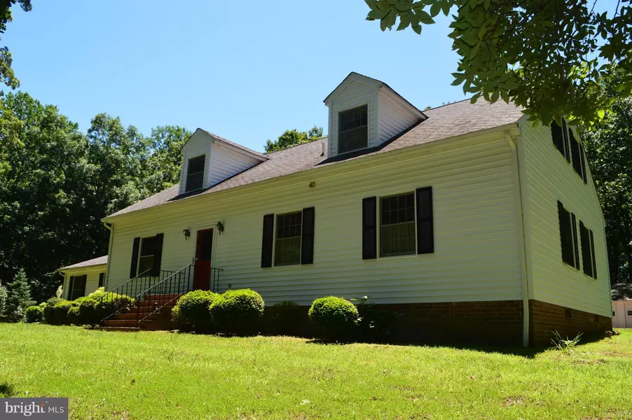 220 DRUM BAY RD, Hague, VA 22469