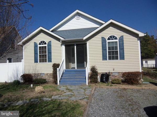 13 11TH ST, Colonial Beach, VA 22443