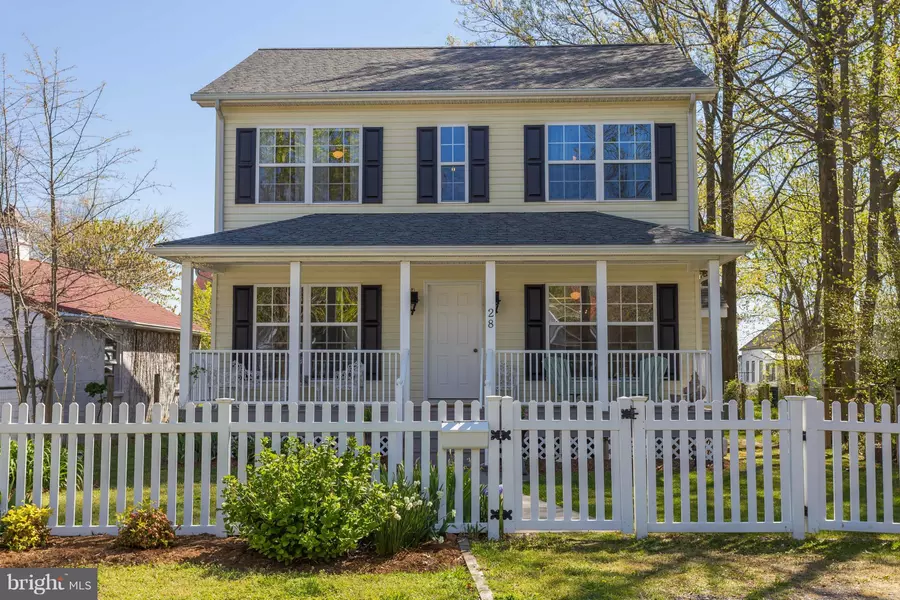 28 LOSSING AVE, Colonial Beach, VA 22443