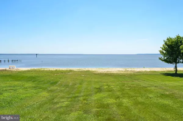 Colonial Beach, VA 22443,482 SHORE DR