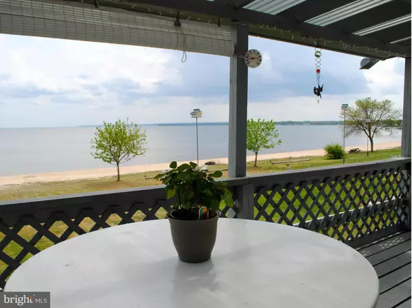 Colonial Beach, VA 22443,482 SHORE DR