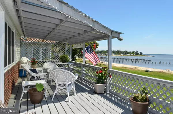 Colonial Beach, VA 22443,482 SHORE DR