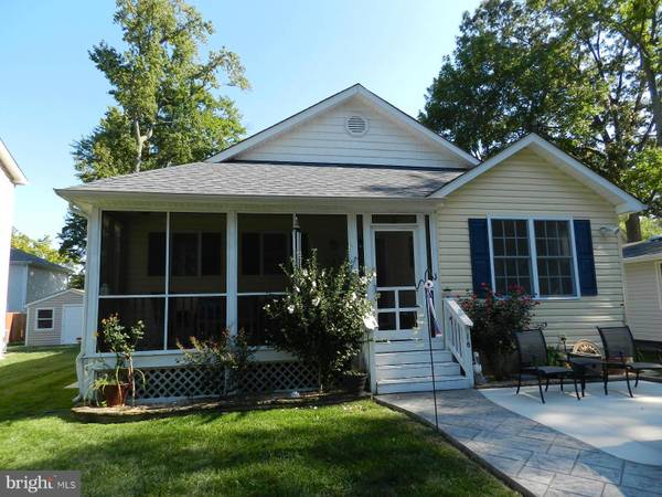 16 10TH ST, Colonial Beach, VA 22443