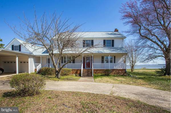 4 SHORE DR, Colonial Beach, VA 22443