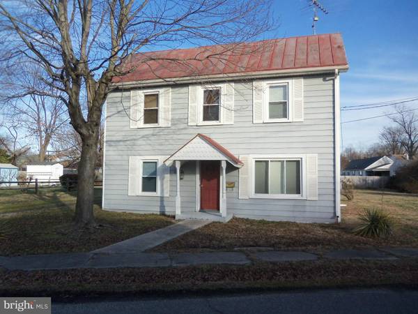 18 MARSHALL AVE, Colonial Beach, VA 22443