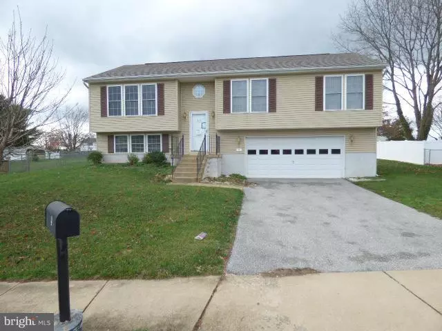 4 COURIER DR, Taneytown, MD 21787