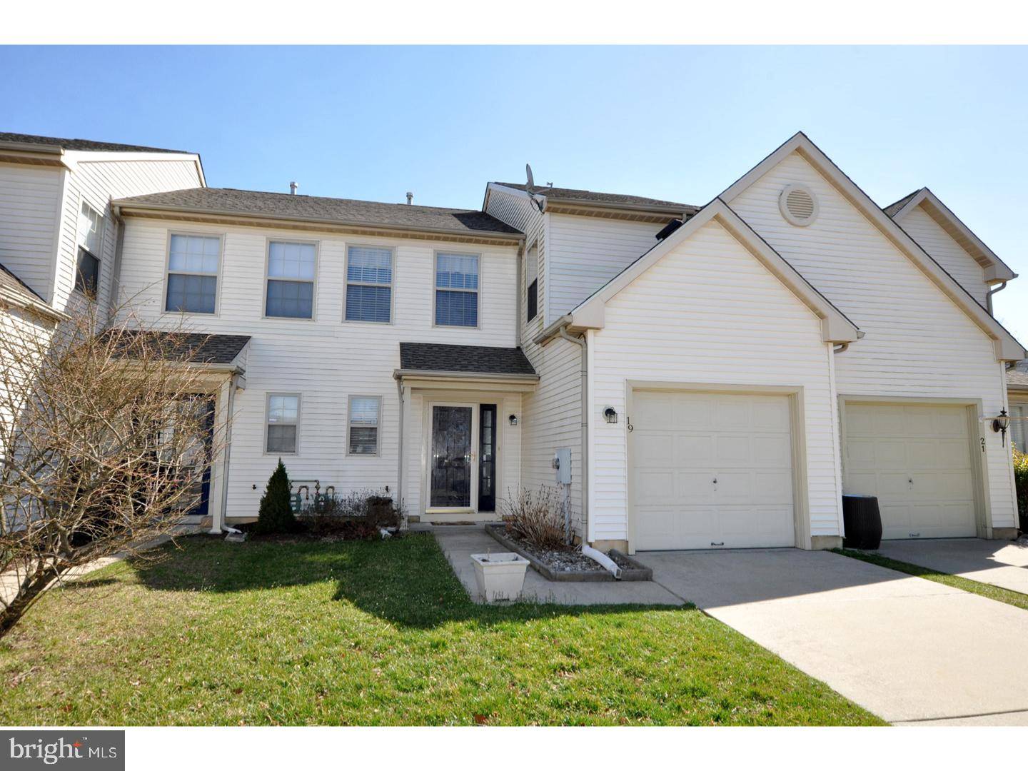 19 HEATHER GLEN LN, Delran, NJ 08075