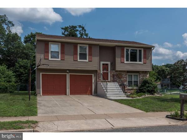 2 HYDE LN, Westampton, NJ 08060