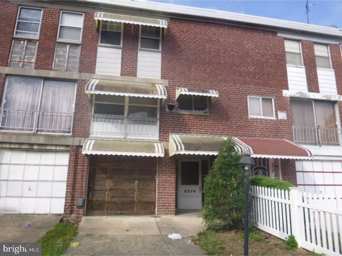 Philadelphia, PA 19142,6844 GREBE PL