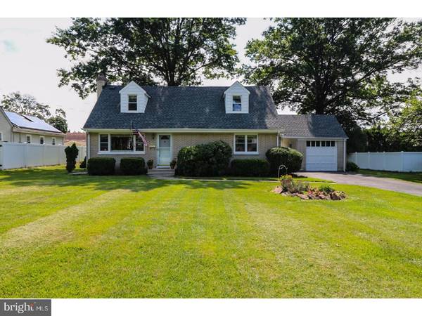 6 MANOR DR, Ewing Twp, NJ 08628