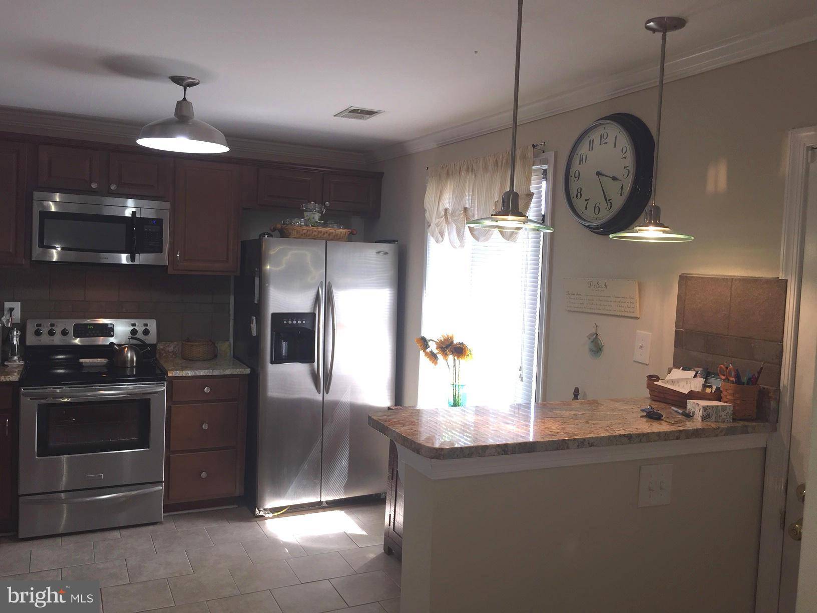 Waldorf, MD 20602,12 KEEPSAKE PL