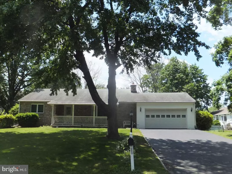 1018 LAVERA RD, Warminster, PA 18974