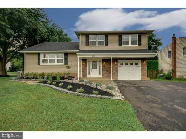 408 S QUEEN ANNE DR, Fairless Hills, PA 19030