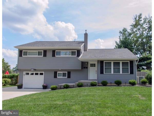 109 HEDGEROW DR, Morrisville, PA 19067