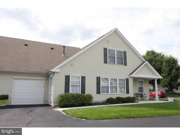 33 AVENROWE CT, Fairless Hills, PA 19030