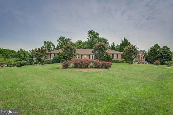 Waldorf, MD 20603,8917 COTTONGRASS ST